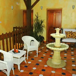 La Casa Grande De Alpandeire